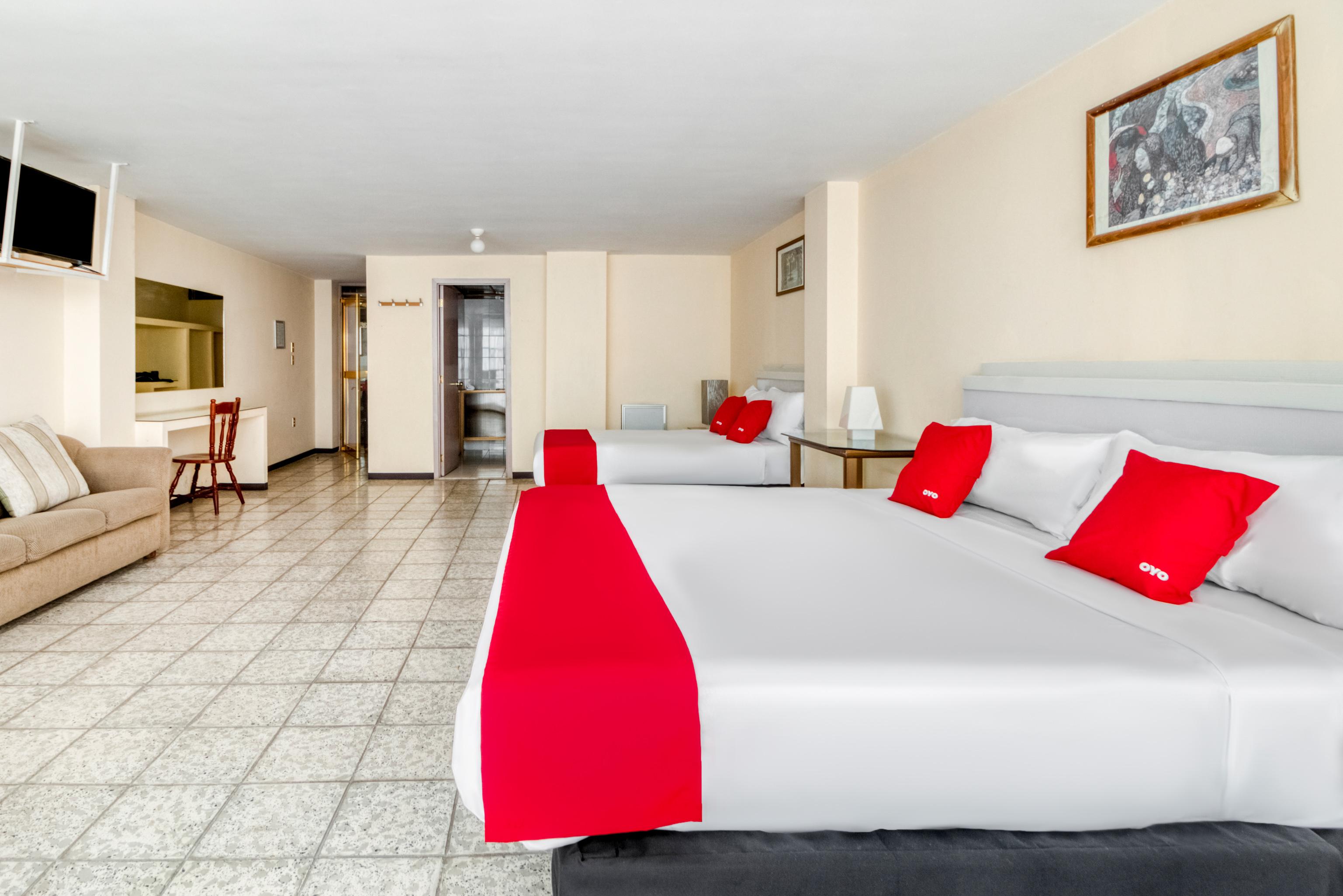 Oyo Hotel Del Llanito, Aguascalientes Ngoại thất bức ảnh