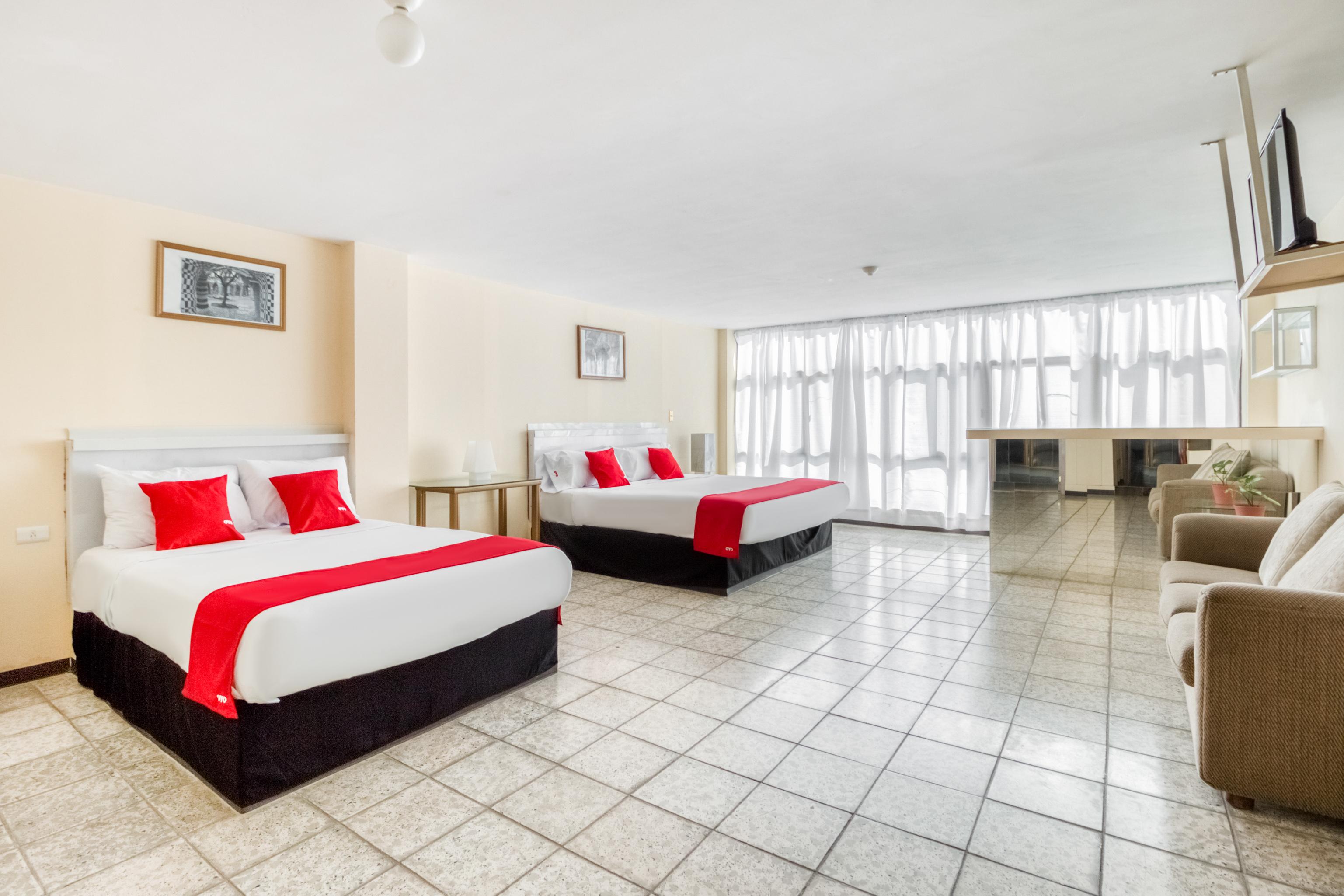 Oyo Hotel Del Llanito, Aguascalientes Ngoại thất bức ảnh